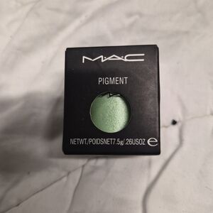 MAC Cosmetics Pigment in Green